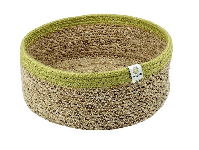 - Cat anti-jump window safety netReSpiin Medium Shallow Seagrass & Jute Basket