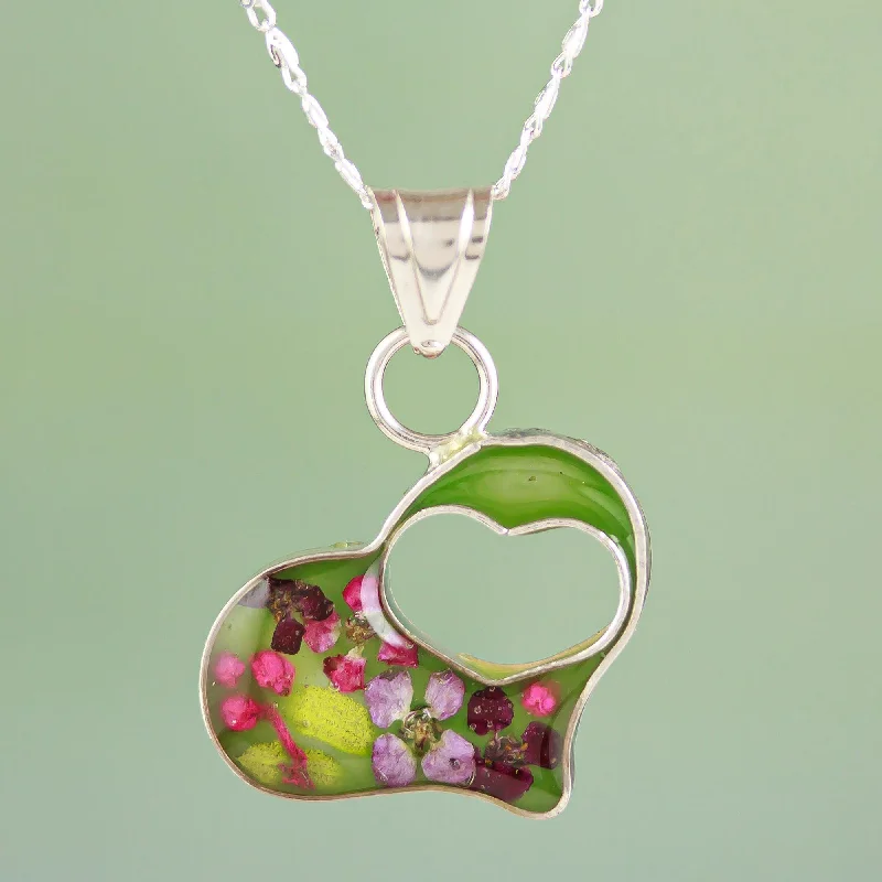 - Degradable pet feces bagGreen Flowered Heart Double Heart Sterling Silver and Resin Pendant Necklace